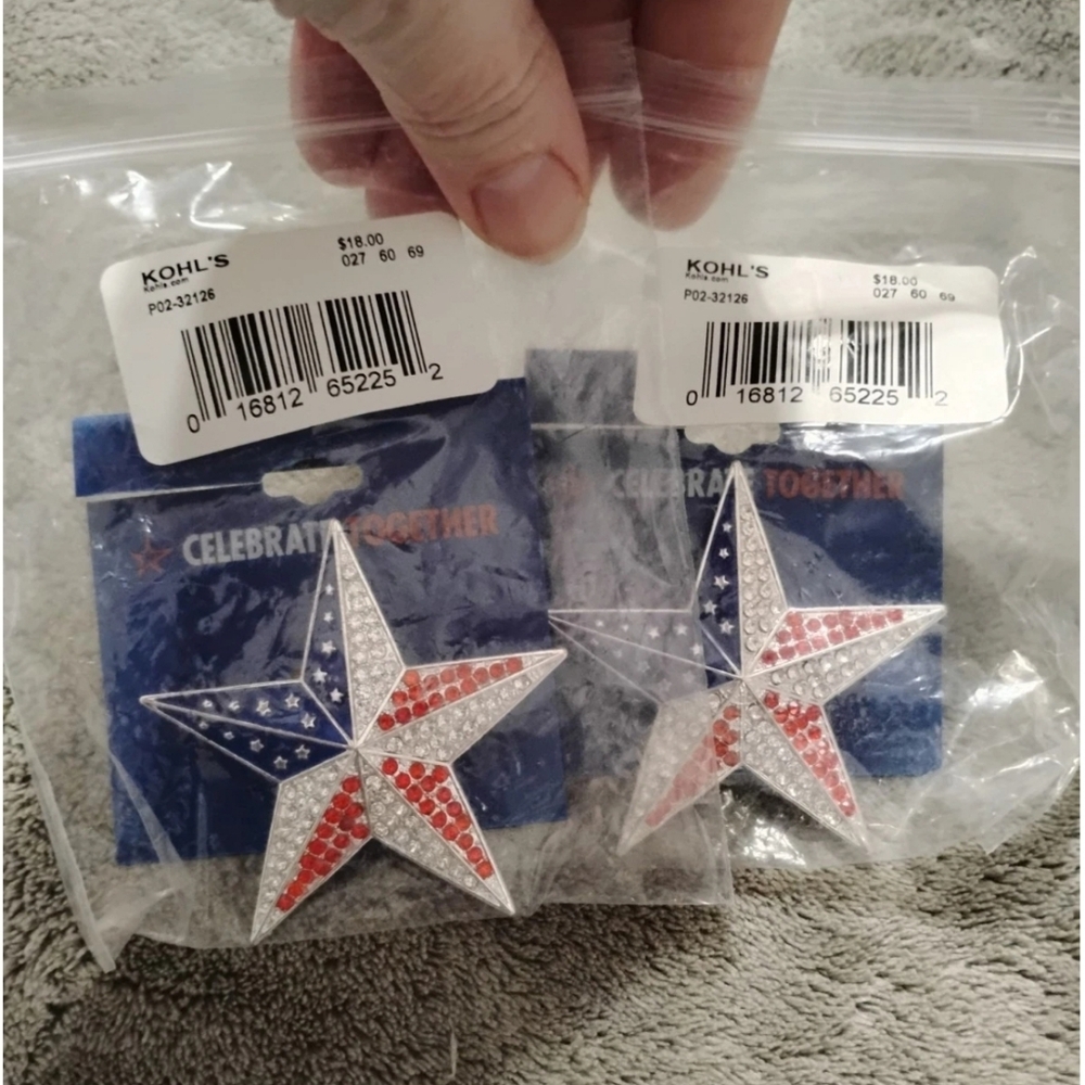 Set Of 2 Pins Crystal/Silver Tone Star Pins/Broach Celebrate America 4th Of July